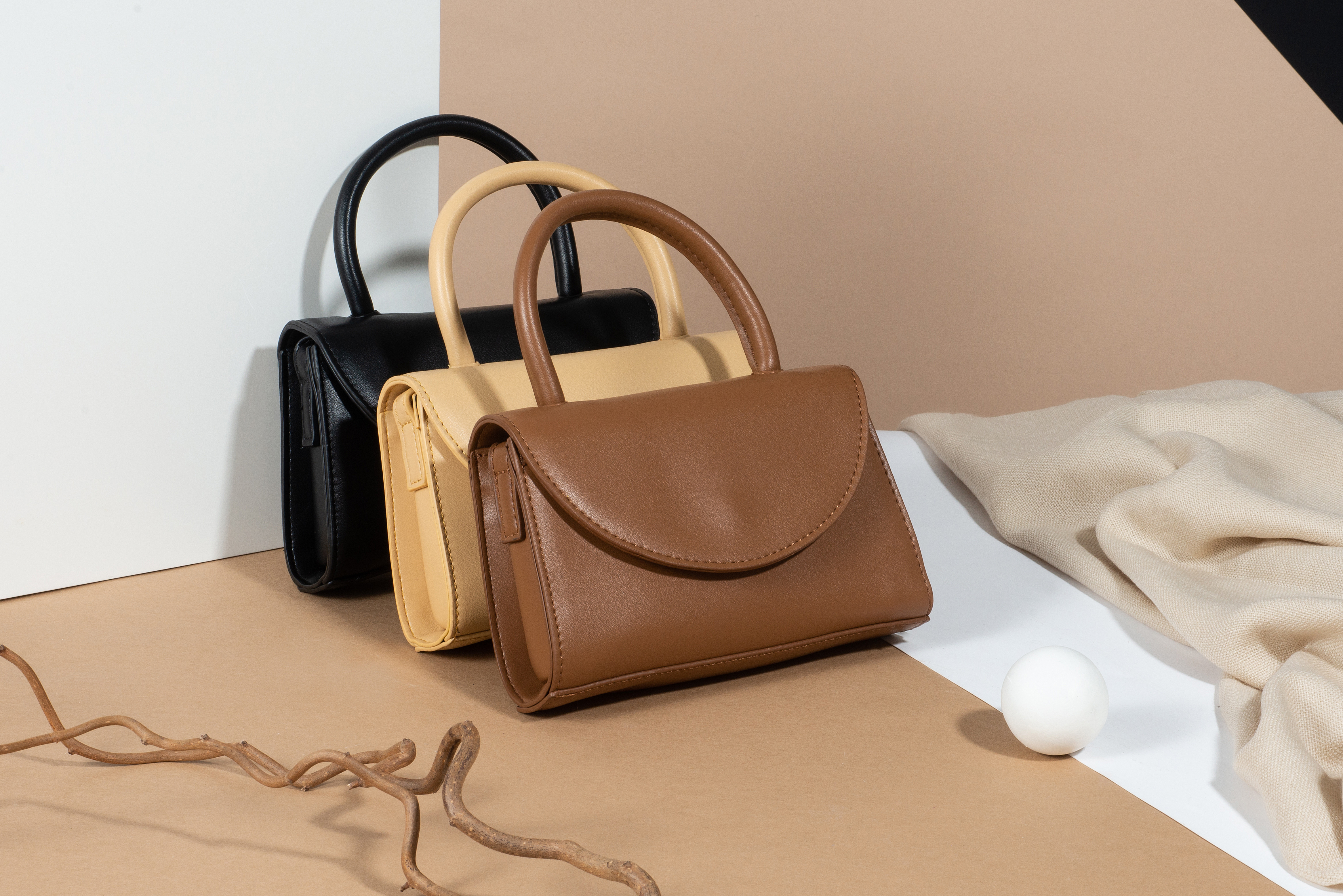 Осенний тренд: мини-сумки 