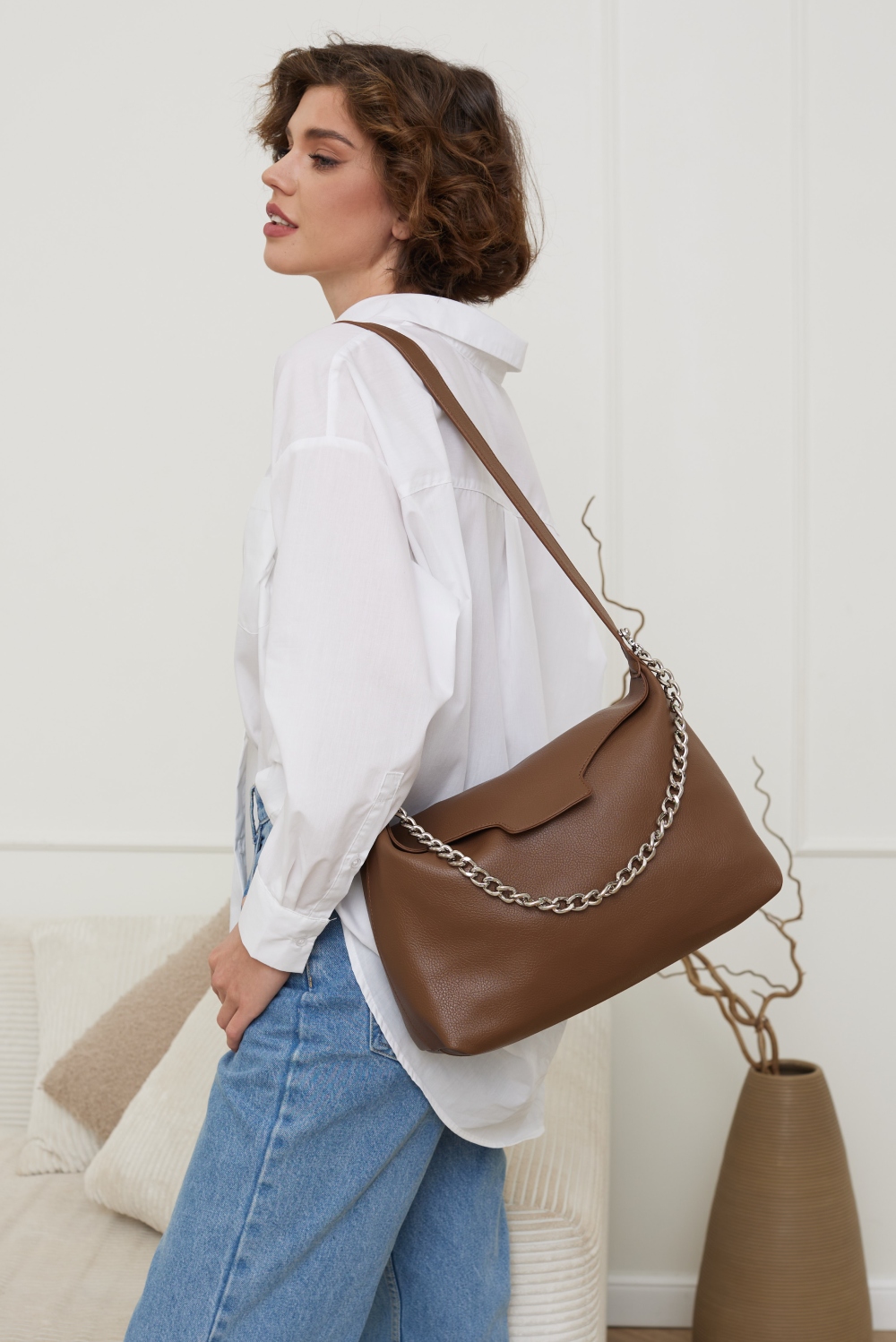 Сумки "хобо" - удобный тренд этой зимы